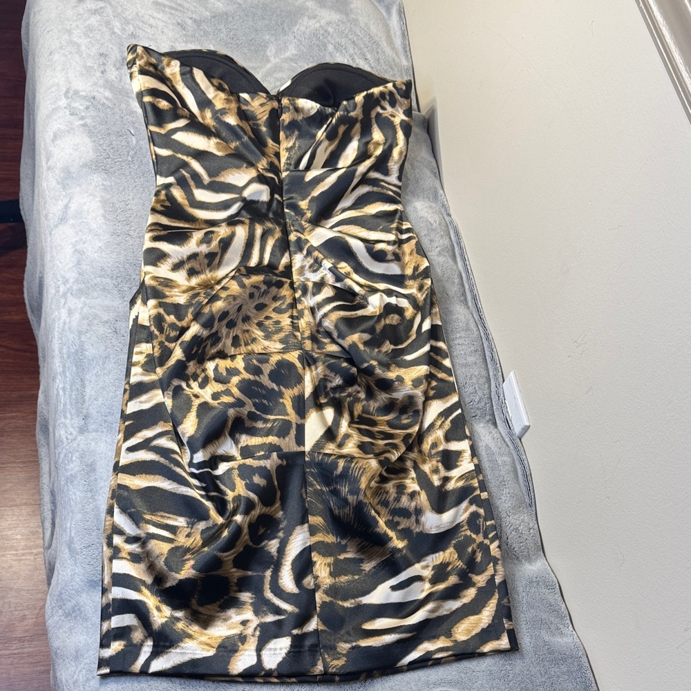 Jump Apparel Satin Leopard Print Strapless Ruched Dress - Size 3/4 - Like New - Picture 5 of 7